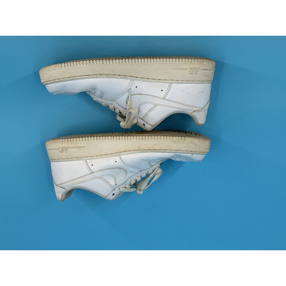 Nike Air Force 1 ‘07 Low Triple White Men’s 9.5 Leather Sneakers 315122-111